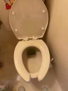 ３点ユニット便座交換をしました